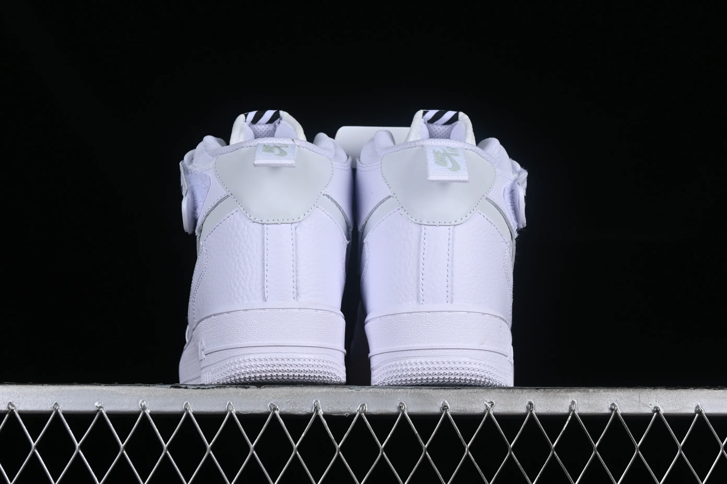 All categories Nk Air Force 1 Air Force series Nk Air Force 1 Mid Air Force mid-top Nk Air Force 1 Mid Premium All-white color Air Force One mid-top casual sneakers CU3088-606